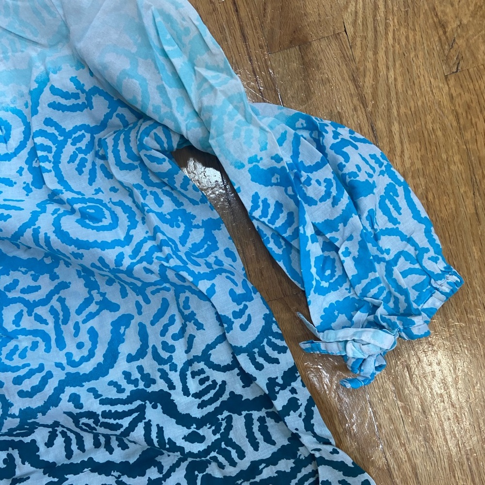 Womens blouse - Picture 2 of 3
